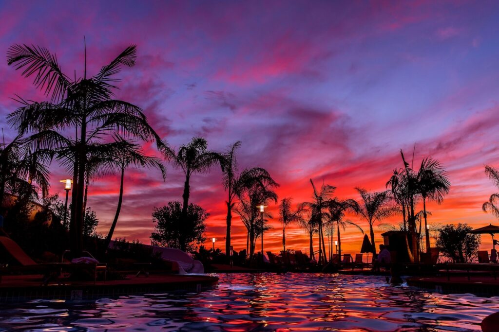 The best luxury hotels and resorts in Carlsbad include this Sheraton Carlsbad Resort & Spa.
